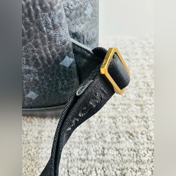 MCM Stark Leather Backpack - Picture 4 of 7